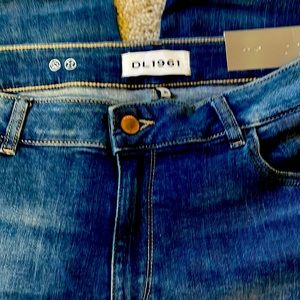 New DL1961 jeans size 31. Dark skinny jeans. Instasculpt Luxe